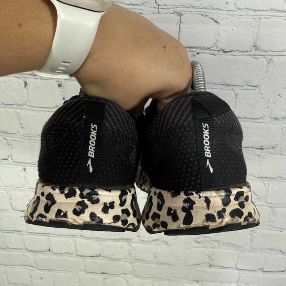 Brooks Revel 5 Women Size 9.5 Black Snow Leopard Running Gym Shoes - Picture 10 of 13